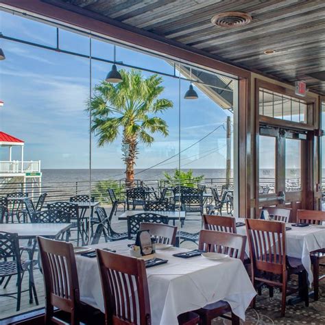 Landrys seafood house - Landry's Seafood offers a true taste of Gulf Coast tradition. Our menu features fresh fish and seafood selections – from sensational entrées and appetizers to assorted salads and platters ... Fresh …